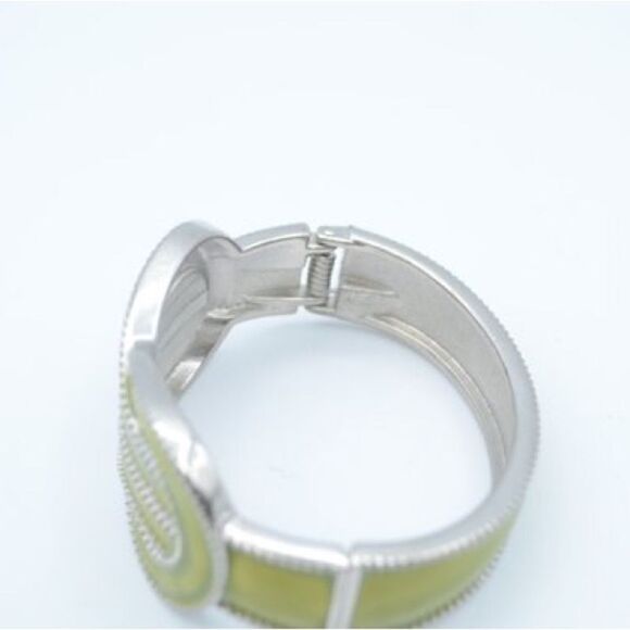 Green Enamel Hinged Cuff Bracelet With Rope Motif. - Picture 4 of 5
